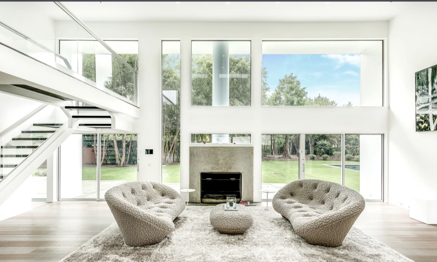 34 Erica's Lane — living room